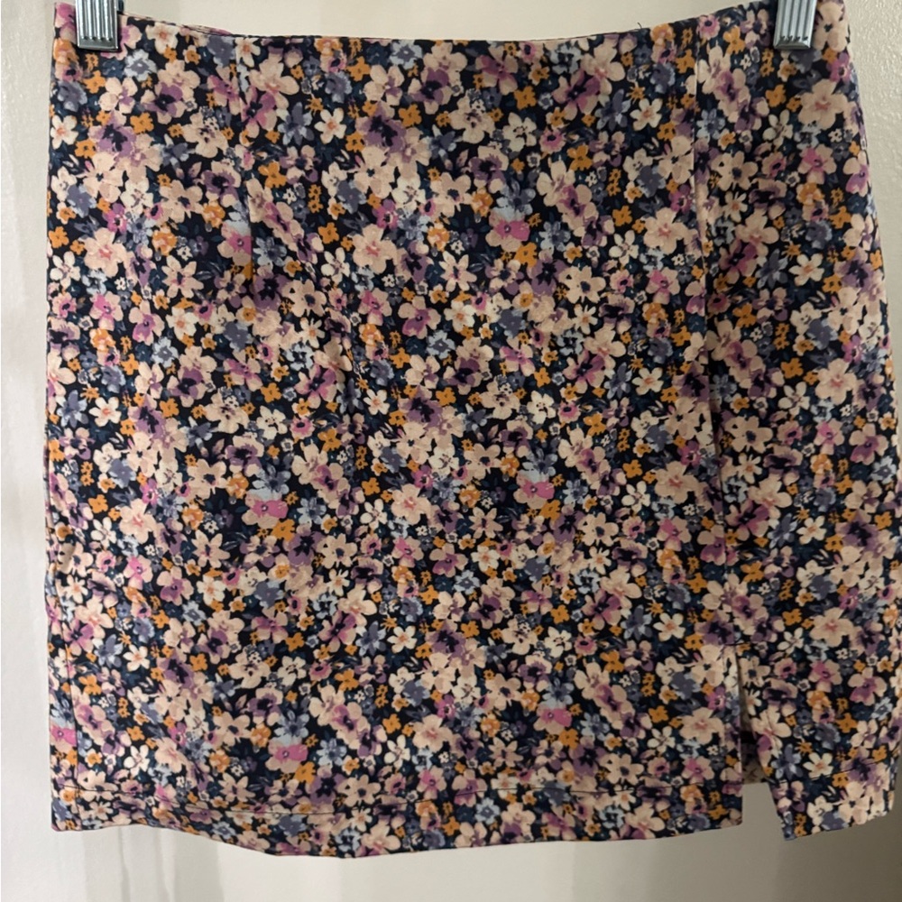 wild fable Floral Mini Skirt in Navy, Pink, Cream, Yellow - Previously Worn